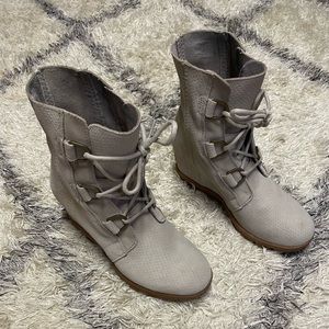 Sorel wedge boots